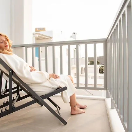 Milos Waves Luxury * 阿波罗尼亚