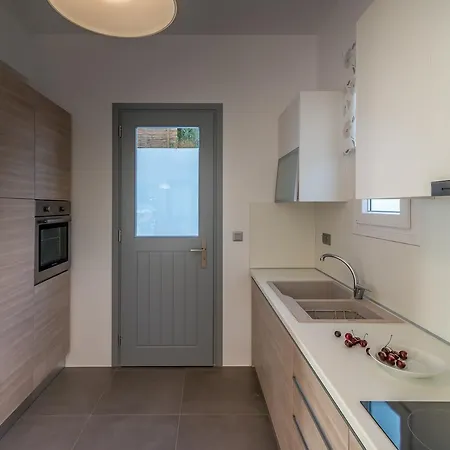 公寓 Milos Waves Luxury