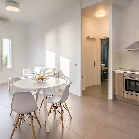 Milos Waves Luxury * 阿波罗尼亚